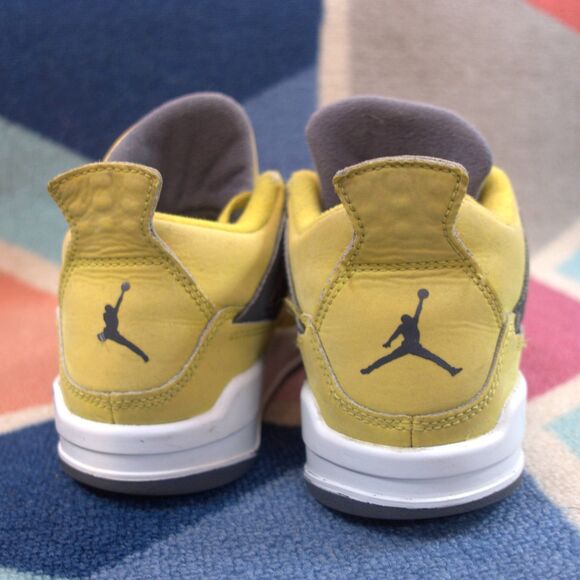 Jordan 4 Retro Lightning 2021 Kids Size 2Y  Shoes BQ7669-700 - Picture 5 of 9